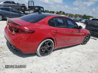 2018 Alfa Romeo Giulia z VIN ZARFAEBN6J7597215, wystawiony jako Copart lot #53338845 z przebiegiem 55 130 mil mil oraz Szkoda całkowita • Salvage title. Historia ofert i sprzedaży dostępna na DreamBid. Obrazek 3.