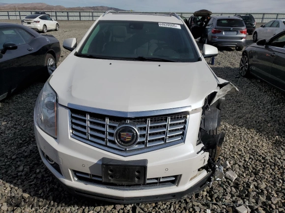 2015 Cadillac SRX Premium Collection with VIN 3GYFNGE31FS607737, listed as a Copart auction lot 44820555 with 0 mi miles and Salvage Title. Bid and sale history available at carsss.com. Image 5.