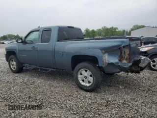 2007 Chevrolet Silverado 1500 1LT with VIN 1GCEK19J27E596422, listed as a Copart auction lot 56090475 with 199,260 mi miles and Salvage Title. Bid and sale history available at DreamBid. Image 2.