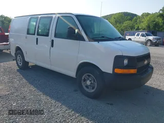 2007 Chevrolet Express Cargo z VIN 1GCFG15X571217145, wystawiony jako IAAI lot #42387963 z przebiegiem 108 201 mil mil oraz . Historia ofert i sprzedaży dostępna na DreamBid. Obrazek 1.