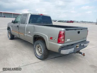 2003 Chevrolet Silverado 1500 LT with VIN 1GCEK19T23E244484, listed as a IAAI auction lot 42035731 with 363,892 mi miles. Bid and sale history available at carsss.com. Image 3.