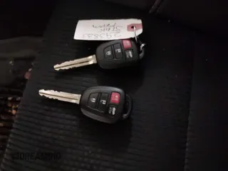 2017 Toyota Camry XLE z VIN 4T1BF1FK3HU438145, wystawiony jako IAAI lot #41928060 z przebiegiem 31 413 mil mil oraz . Historia ofert i sprzedaży dostępna na DreamBid. Obrazek 11.