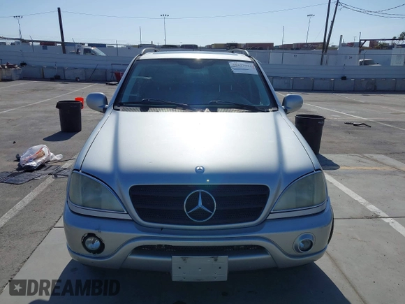 2001 Mercedes-Benz M 320/430/500 z VIN 4JGAB72E21A253005, wystawiony jako IAAI lot #42337921 z przebiegiem 171 529 mil mil oraz . Historia ofert i sprzedaży dostępna na DreamBid. Obrazek 13.