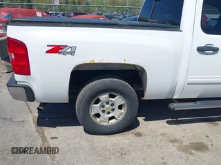 2010 Chevrolet Silverado 1500 LT with VIN 3GCRKSE32AG259148, listed as a IAAI auction lot 42147353 with 97,643 mi miles and . Bid and sale history available at DreamBid. Image 17.