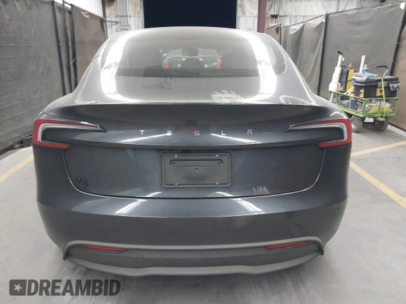 2025 Tesla Model 3 Long Range with VIN 5YJ3E1EA4SF952168, listed as a IAAI auction lot 42281783 with 3,926 mi miles and . Bid and sale history available at DreamBid. Image 16.