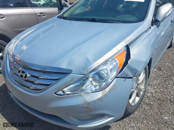2013 Hyundai Sonata SE with VIN 5NPEC4AC9DH784460, listed as a IAAI auction lot 42099724 with 152,744 mi miles. Bid and sale history available at carsss.com. Image 12.
