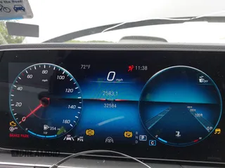 2023 Mercedes-Benz GLE 350 with VIN 4JGFB4KB1PA923727, listed as a IAAI auction lot 42351593 with 32,584 mi miles and . Bid and sale history available at DreamBid. Image 7.