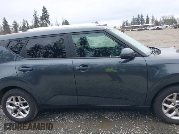 2022 Kia Soul LX with VIN KNDJ23AU5N7834572, listed as a IAAI auction lot 41829793 with 32,437 mi miles. Bid and sale history available at carsss.com. Image 12.