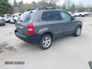 2009 Hyundai Tucson Limited with VIN KM8JN12D39U001608, listed as a IAAI auction lot 42132678 with 182,337 mi miles. Bid and sale history available at carsss.com. Image 4.