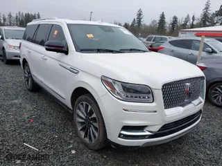 2021 Lincoln Navigator Reserve with VIN 5LMJJ2LT0MEL10489, listed as a IAAI auction lot 41588224 with 1 mi miles. Bid and sale history available at carsss.com. Image 1.