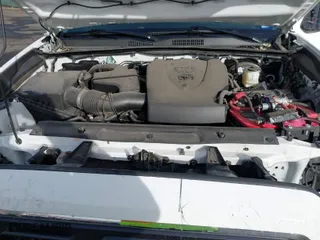2019 Toyota Tacoma 4WD SR with VIN 3TMCZ5AN6KM284101, listed as a IAAI auction lot 41099466 with 36,119 mi miles. Bid and sale history available at carsss.com. Image 10.
