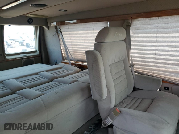 2001 Ford Econoline Cargo Recreational with VIN 1FDRE14L51HB25836, listed as a Copart auction lot 70288734 with 191,696 mi miles and Clean Title. Bid and sale history available at carsss.com. Image 11.