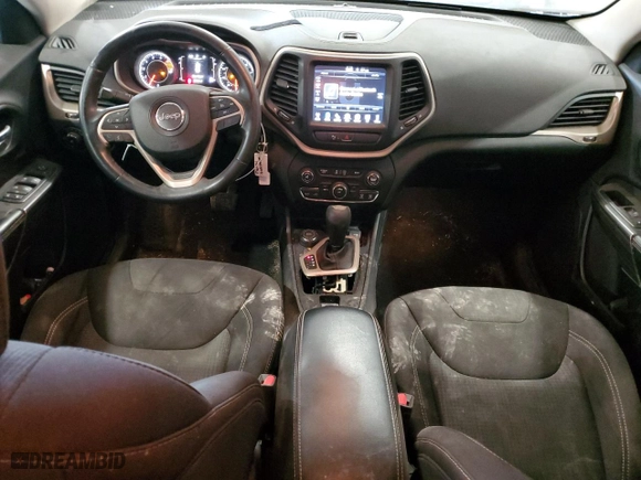 2016 Jeep Cherokee Latitude with VIN 1C4PJMCS3GW299524, listed as a Copart auction lot 82404694 with 225,382 mi miles and Salvage Title. Bid and sale history available at carsss.com. Image 8.