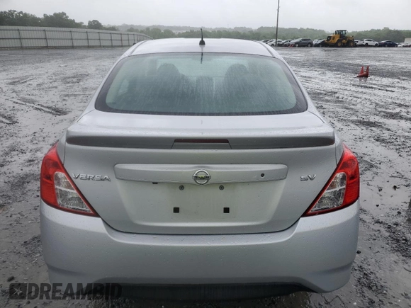 2019 Nissan Versa SV z VIN 3N1CN7AP2KL860901, wystawiony jako Copart lot #56665215 z przebiegiem 44 217 mil mil oraz Szkoda całkowita • Salvage title. Historia ofert i sprzedaży dostępna na DreamBid. Obrazek 6.