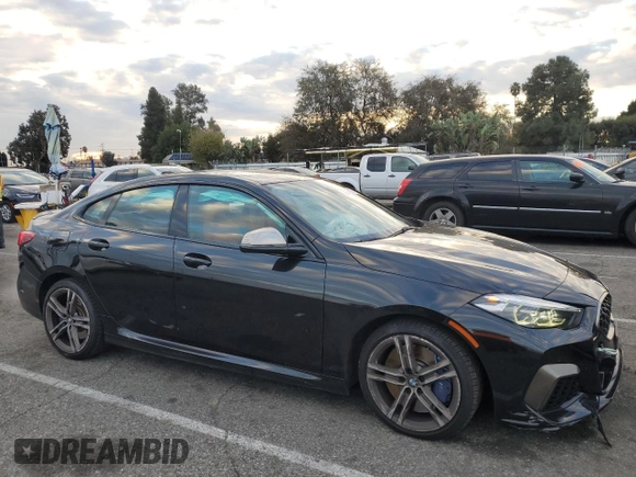 2020 BMW 2 Series M235i xDrive with VIN WBA13AL0XL7F56129, listed as a Copart auction lot 82945073 with 33,981 mi miles. Bid and sale history available at carsss.com. Image 4.