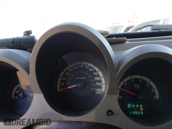 2008 Dodge Nitro SXT with VIN 1D8GU28K18W113714, listed as a IAAI auction lot 41671938 with 118,629 mi miles. Bid and sale history available at carsss.com. Image 7.