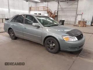 2001 Toyota Avalon XL w/Bucket Seats with VIN 4T1BF28B01U162970, listed as a IAAI auction lot 41824530 with 255,051 mi miles. Bid and sale history available at carsss.com. Image 1.