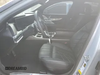 2023 BMW 7 Series 760i xDrive with VIN WBA33EJ09PCN46611, listed as a Copart auction lot 44601795 with 28,497 mi miles and Salvage title. Bid and sale history available at DreamBid. Image 7.