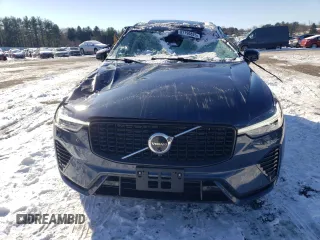 2024 Volvo XC60 Recharge Plug-In Hybrid Ultimate Dark Theme with VIN YV4H60DMXR1918017, listed as a Copart auction lot 87790825 with 5,123 mi miles and Salvage Title. Bid and sale history available at carsss.com. Image 5.
