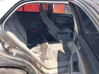 2005 Honda Accord LX z VIN 1HGCM56405A141551, wystawiony jako IAAI lot #42754807 z przebiegiem 251 759 mil mil oraz . Historia ofert i sprzedaży dostępna na DreamBid. Obrazek 8.