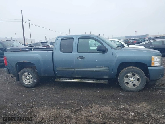 2011 Chevrolet Silverado 1500 LT with VIN 1GCRCSE0XBZ269267, listed as a IAAI auction lot 41887946 with 88,439 mi miles. Bid and sale history available at carsss.com. Image 14.