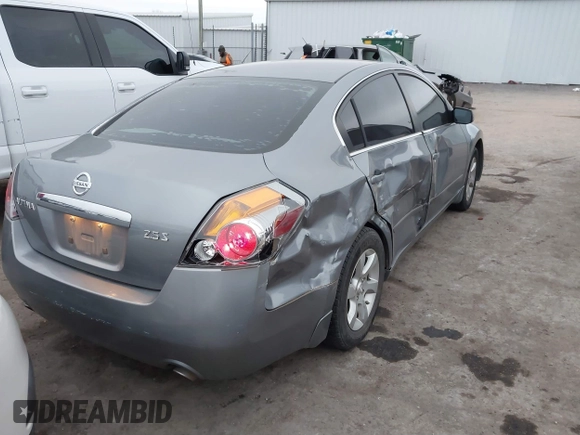 2007 Nissan Altima 2.5 S with VIN 1N4AL21E37N454635, listed as a IAAI auction lot 41281963 with 197,554 mi miles. Bid and sale history available at carsss.com. Image 4.