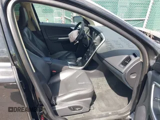 2013 Volvo XC60 T6 с VIN YV4902DZXD2445302, выставлен на аукционе IAAI как лот 42145755 с пробегом 115 547 миль миль и . История ставок и продаж доступна на DreamBid. Изображение 5.