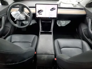 2018 Tesla Model 3 Long Range Battery z VIN 5YJ3E1EA7JF123805, wystawiony jako Copart lot #56034325 z przebiegiem 90 249 mil mil oraz Szkoda całkowita • Salvage title. Historia ofert i sprzedaży dostępna na DreamBid. Obrazek 8.