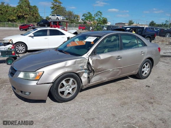 2006 Hyundai Sonata GLS with VIN 5NPEU46F86H048385, listed as a IAAI auction lot 40887731 with 184,494 mi miles. Bid and sale history available at carsss.com. Image 2.