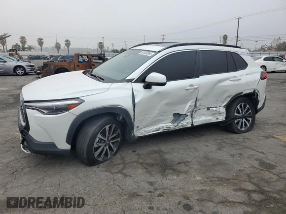 2022 Toyota Corolla Cross XLE with VIN 7MUDAAAG6NV014706, listed as a Copart auction lot 52456065 with 31,041 mi miles and Salvage title. Bid and sale history available at DreamBid. Image 1.
