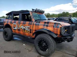 2021 Ford Bronco z VIN 1FMEE5BP9MLA70790, wystawiony jako Copart lot #61759644 z przebiegiem 2 741 mil mil oraz Szkoda całkowita • Salvage title. Historia ofert i sprzedaży dostępna na DreamBid. Obrazek 4.