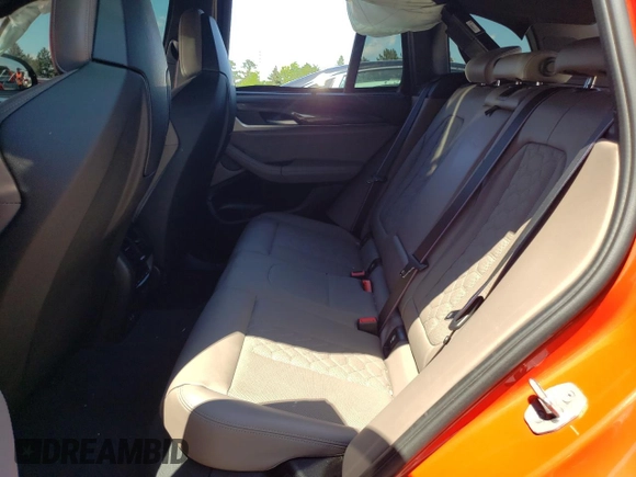 2023 BMW X3 M z VIN 5YM13EC0XP9R08389, wystawiony jako Copart lot #60077684 z przebiegiem 27 959 mil mil oraz Szkoda całkowita • Salvage title. Historia ofert i sprzedaży dostępna na DreamBid. Obrazek 10.