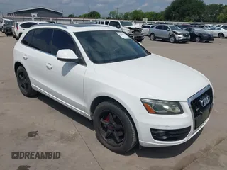 2010 Audi Q5 Premium Plus z VIN WA1LKAFPXAA030615, wystawiony jako IAAI lot #42508367 z przebiegiem 174 767 mil mil oraz . Historia ofert i sprzedaży dostępna na DreamBid. Obrazek 1.