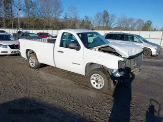 2011 GMC Sierra 1500 Work Truck z VIN 1GTN1TEX8BZ108973, wystawiony jako IAAI lot #41401881 z przebiegiem 104 077 mil mil oraz . Historia ofert i sprzedaży dostępna na DreamBid. Obrazek 1.