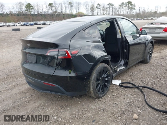 2024 Tesla Model Y с VIN 7SAYGDED5RF093696, выставлен на аукционе IAAI как лот 42061020 с пробегом 21 220 миль миль и . История ставок и продаж доступна на DreamBid. Изображение 4.