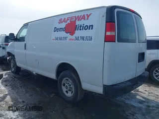 2010 GMC Savana Cargo Van with VIN 1GTZGFBA8A1172252, listed as a IAAI auction lot 41614483 with 153,172 mi miles. Bid and sale history available at carsss.com. Image 3.