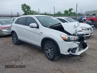 2019 Mitsubishi Outlander ES z VIN JA4AP3AU0KU031662, wystawiony jako IAAI lot #42100277 z przebiegiem 59 344 mil mil oraz . Historia ofert i sprzedaży dostępna na DreamBid. Obrazek 1.