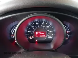 2014 Kia Soul with VIN KNDJN2A28E7071785, listed as a IAAI auction lot 41795685 with 66,108 mi miles. Bid and sale history available at carsss.com. Image 7.