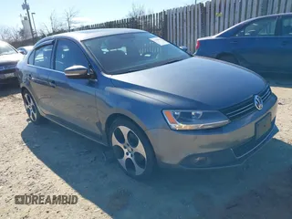 2011 Volkswagen Jetta SEL z VIN 3VWLX7AJ7BM351445, wystawiony jako IAAI lot #41590915 z przebiegiem 178 529 mil mil oraz . Historia ofert i sprzedaży dostępna na DreamBid. Obrazek 1.