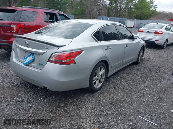 2014 Nissan Altima 2.5 S with VIN 1N4AL3APXEC402242, listed as a IAAI auction lot 42037912 with 140,010 mi miles. Bid and sale history available at carsss.com. Image 4.