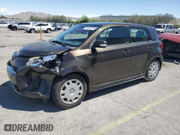 2011 Scion xD z VIN JTKKU4B44B1010587, wystawiony jako Copart lot #55654225 z przebiegiem 87 926 mil mil oraz Szkody całkowita. Historia ofert i sprzedaży dostępna na DreamBid. Obrazek 1.