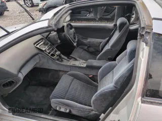 1993 Nissan 300ZX z VIN GCZ32546193, wystawiony jako Copart lot #54944495 z przebiegiem 140 834 mil mil oraz Szkoda całkowita • Salvage title. Historia ofert i sprzedaży dostępna na DreamBid. Obrazek 7.