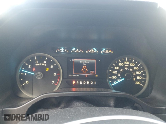 2016 Ford F-150 XLT with VIN 1FTEW1EP4GFD27637, listed as a Copart auction lot 63101465 with 251,049 mi miles and Clean title. Bid and sale history available at DreamBid. Image 9.