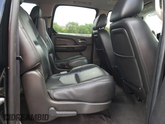 2014 Cadillac Escalade ESV Luxury with VIN 1GYS4HEF8ER211646, listed as a Copart auction lot 61066035 with 218,137 mi miles and Clean title. Bid and sale history available at DreamBid. Image 11.