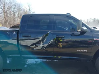 2019 Ram 2500 Big Horn with VIN 3C6UR5DJ7KG698782, listed as a IAAI auction lot 41661621 with 58,064 mi miles. Bid and sale history available at carsss.com. Image 13.