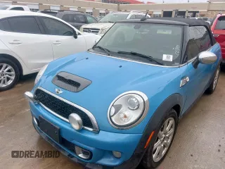 2014 MINI Convertible S z VIN WMWZP3C57ET706977, wystawiony jako Copart lot #45777855 z przebiegiem 77 175 mil mil oraz Czysty tytuł • Clean title. Historia ofert i sprzedaży dostępna na DreamBid. Obrazek 2.