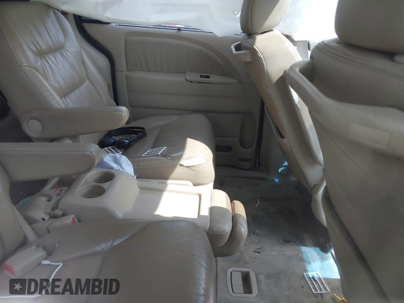 2008 Honda Odyssey Touring with VIN 5FNRL38858B006304, listed as a IAAI auction lot 41814309 with 208,778 mi miles. Bid and sale history available at carsss.com. Image 8.