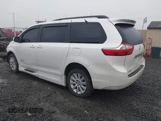 2016 Toyota Sienna XLE z VIN 5TDYK3DC6GS706142, wystawiony jako IAAI lot #41037224 z przebiegiem 162 364 mil mil oraz . Historia ofert i sprzedaży dostępna na DreamBid. Obrazek 3.