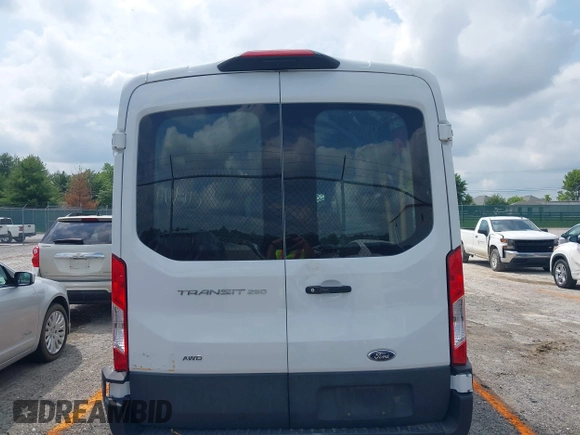 2023 Ford Transit Cargo с VIN 1FTBR2C84PKB85423, выставлен на аукционе IAAI как лот 42099152 с пробегом 48 328 миль миль и . История ставок и продаж доступна на DreamBid. Изображение 16.