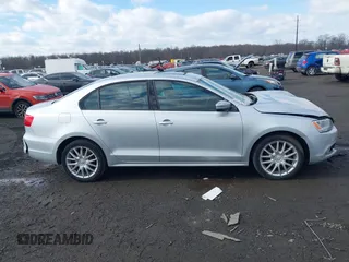 2011 Volkswagen Jetta SE with VIN 3VWDZ7AJ7BM368275, listed as a IAAI auction lot 41444681 with 139,828 mi miles and . Bid and sale history available at DreamBid. Image 13.
